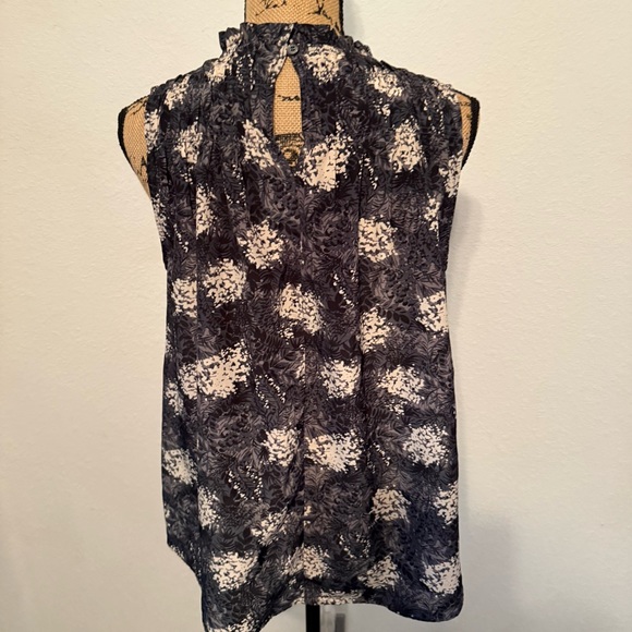 Joie Sleeveless Black Print Top Medium - Picture 4 of 11